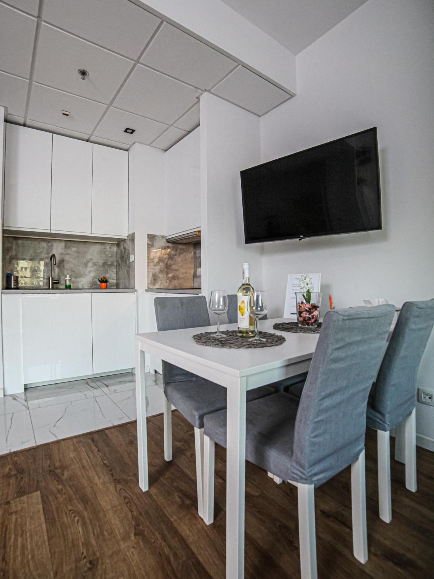 Big City Life Apartments - Bliska Wola Tower A Warszawa Zewnętrze zdjęcie