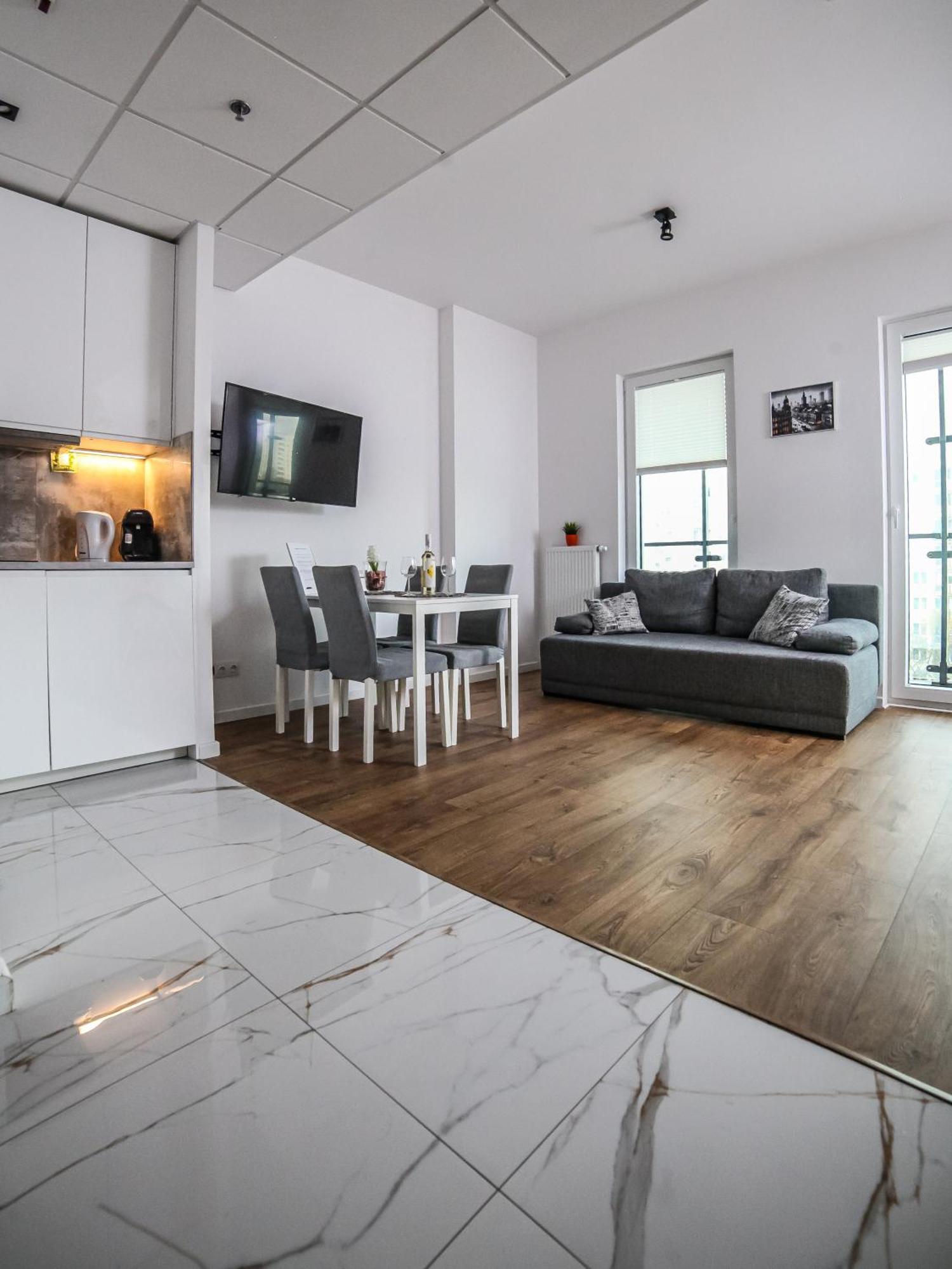 Big City Life Apartments - Bliska Wola Tower A Warszawa Zewnętrze zdjęcie