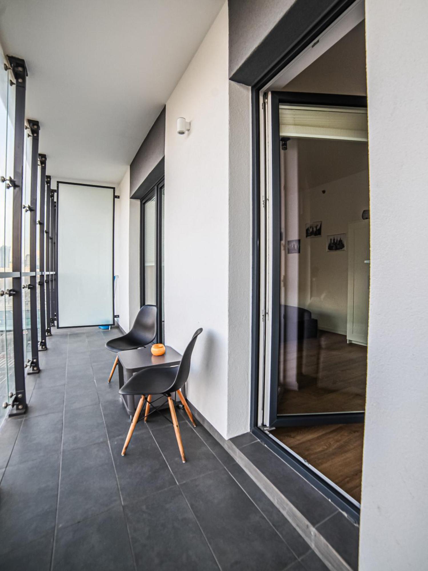 Big City Life Apartments - Bliska Wola Tower A Warszawa Zewnętrze zdjęcie
